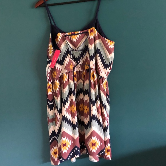 Aztec Print Dress in beautiful muted colors - Picture 5 of 7